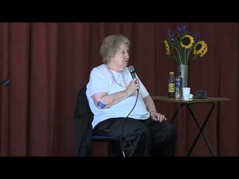 Видео: Между смъртта и живота – Долорес Кенън (Лондон, 2014 г.)