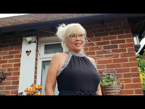 Видео: 386. КАК ОДЕВАТЬСЯ ЖЕНЩИНЕ 70+. МОДНЫЕ АНГЛИЙСКИЕ БРЕНДЫ.