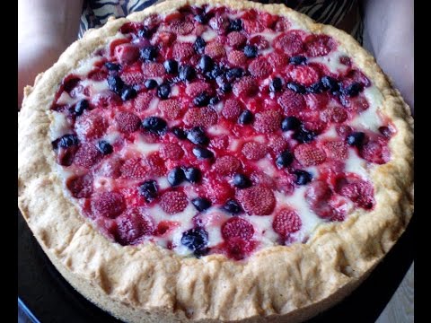 Видео: Пирог с клубникой и бананами с заливкой. Клубничный тарт рецепт