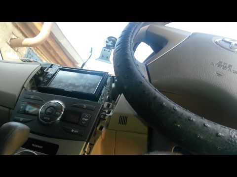 Видео: Замена штатной магнитолы на новую в тойота АКСИО