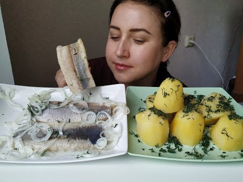 Видео: Селедка  и Картошка | HERRING and BOILED POTATOES |Eeating show | 먹방 [ Eng Sub]