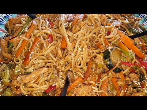 Видео: Лапша с Курицей и Овощами  в Казане на Костре! "Wok Original G6"
