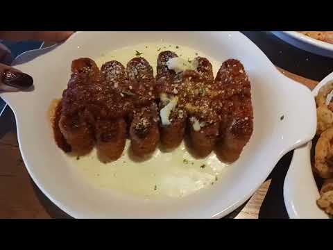 Видео: США.В ресторане то же самое с соусами.