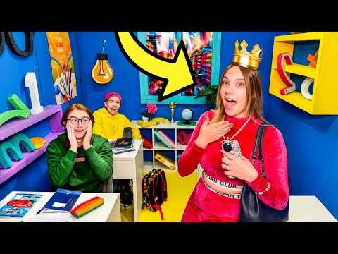 Видео: ПАПА КРИСТЫ СТАЛ ДИРЕКТОРОМ ШКОЛЫ!