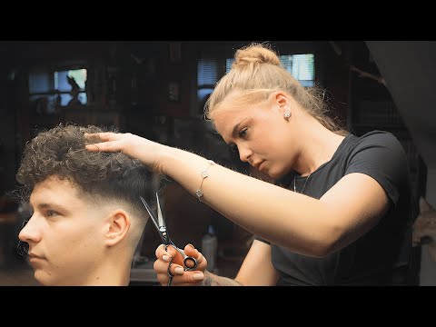 Видео: Правильна Техніка для Кудрявого Волосся - Повний Релакс