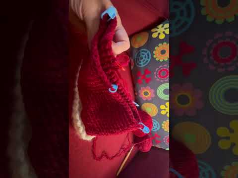 Видео: #1056 США, Для начинающих! Шапка Санты крючком!