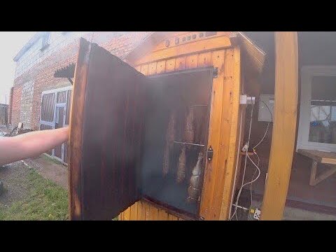 Видео: Коптим рыбу «У Осетра"