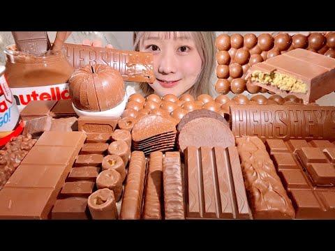 Видео: ASMR различные шоколадные конфеты 🍫【русские субтитры】【Mukbang/ Eating Sounds】