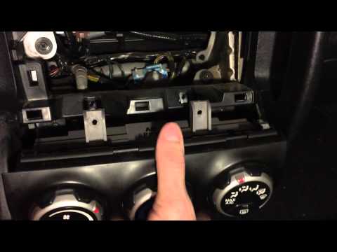 Видео: Замена лампочек в системе климат-контроля HVAC/обогревателя/кондиционера Honda CR-V (2003 CR-V EX)