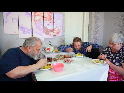 Видео: Как живет Сибирь и что вкусного готовят зимой ПОДВАЛ ИЛЬИЧА Мы готовим говядину на обеденный стол