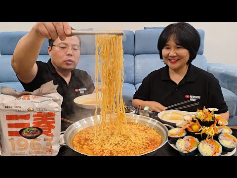 Видео: Легендарный рамен возвращается спустя 36 лет🔥 Уджи Рамен и Кимбап Мукбанг