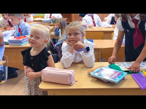 Видео: Три Линейки.  Школа. Новый бассейн для девочек. Ника Лайф