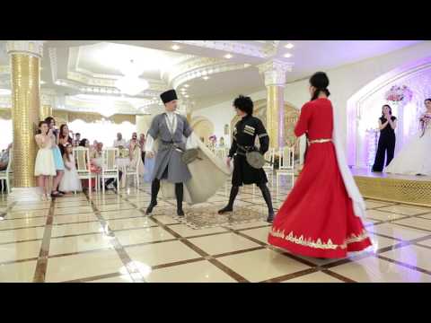 Видео: Ансамбль "Асса" - танец "Поединок"