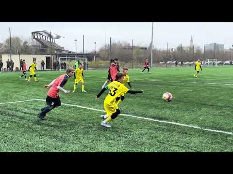 Видео: Металлист 2013 - ДЮСШ 5 1 тайм 1/2 финала КЖ 08.11.2025