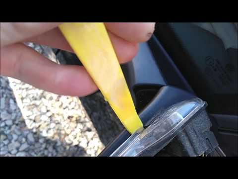 Видео: Снятие и установка указателя поворота на боковом зеркале Volkswagen Golf mk7