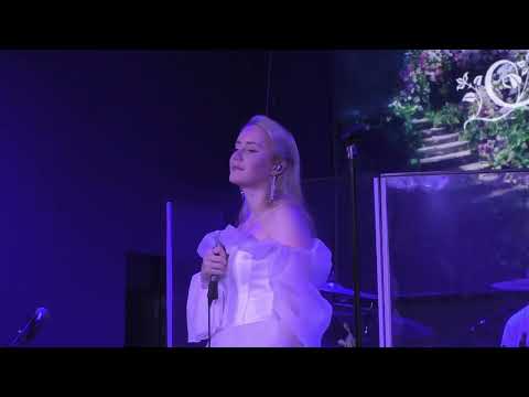 Видео: Элли на маковом поле - Давай уедем (live, SKBAR, 25.10.2025)