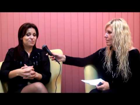 Видео: Среща с народната певица Ваня Вълкова