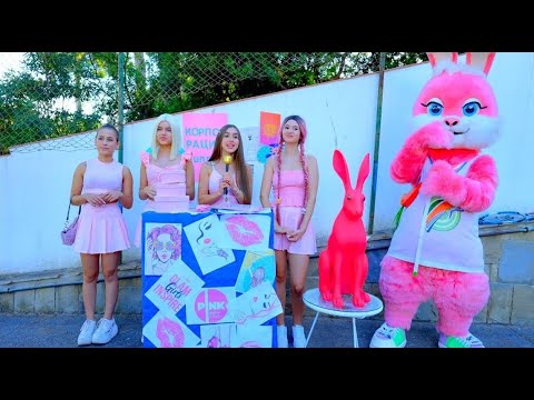 Видео: Гадателско парти 🔥 Защо готините момчета се бунт на вилата? Неудобни ситуации и любовен триъгълник