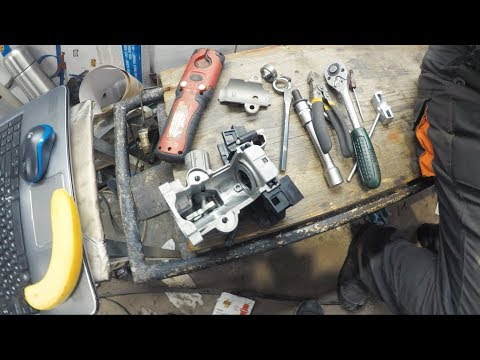 Видео: Полный разбор механики замка зажигания, извлечение личинки BMW e34 540 Настройка трапеции щеток