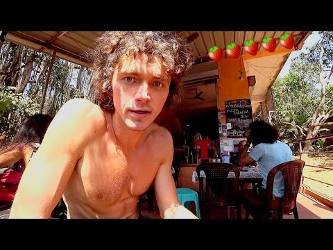 Видео: Сезон клубники в феврале! Весь день питаюсь только НЕ ДОМА