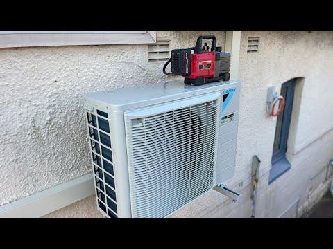 Видео: Установка и ввод в эксплуатацию кондиционера DAIKIN R32 Ductless Mini Split
