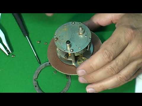 Видео: ремонт автомобильных часов от машины Волга ГАЗ 21