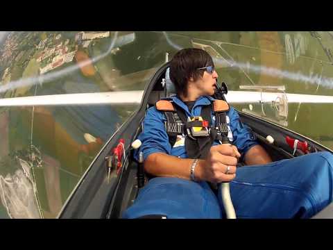 Видео: Пилотаж Лука Бертоссьо на планере Swift S-1