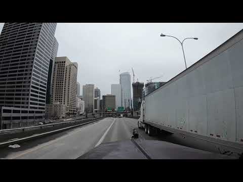 Видео: Kenworth W9 Разгрузка в центре города Сиэтл
