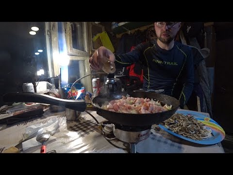 Видео: ИЗБА НА БЕРЕГУ ОЗЕРА, ПРИЮТИЛА И ОБОГРЕЛА! И ТАК И ЭТАК, НЕ МОЖЕМ РАСПЕЧАТАТЬ \ ВКУСНЕЙШИЙ УЖИН Ч.2