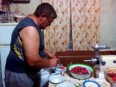 Видео: Делаем гусиную колбасу разных вкусов.