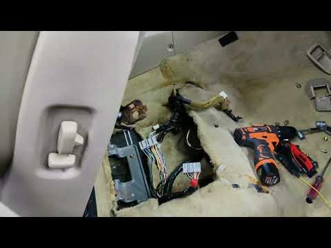 Видео: Lexus lx 470 установка магнитолы и замена штатной акустики на Best Balance. #automobile #avtozvuk