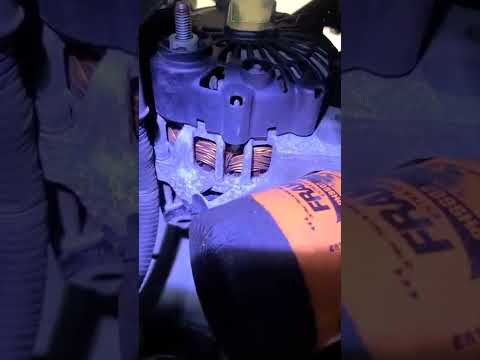 Видео: Лучшее руководство по замене генератора Hyundai Elantra 2009 года