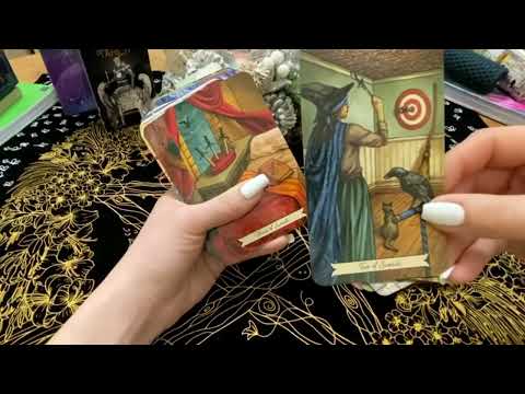 Видео: Обзор колоды таро Everyday Witch / Каждодневное Таро Ведьм / Ведьма каждый день #таро #обзорколоды