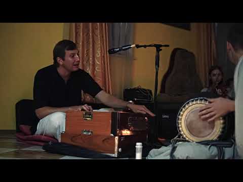 Видео: Киртан Шиштакрит дас | Киртан ретрит | Новый Маяпур, 12.09.2020