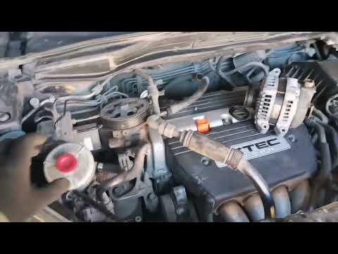 Видео: Снятие генератора HONDA C-V 3 двигатель 2.4