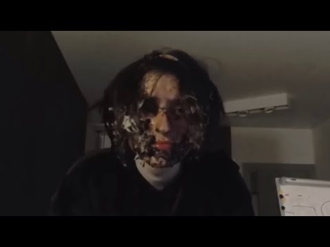 Видео: акума фанат курседа на протяжении двух минут