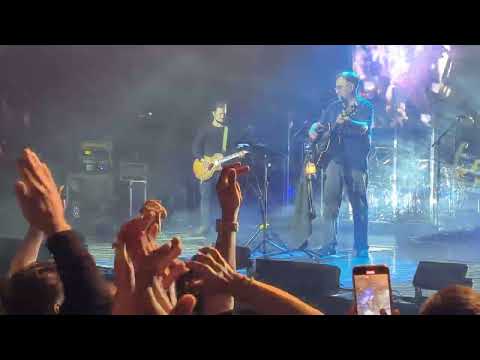 Видео: ДДТ "Это всё" на концерте в Париже 25 марта 2024