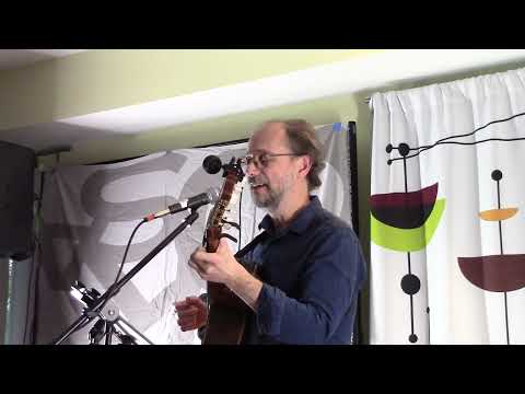 Видео: Игорь Белый, Ойфн вэг штэйт а бойм - אױפֿן װעג שטײט אַ בױם