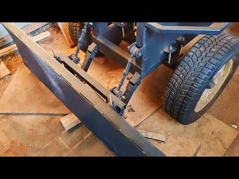 Видео: Отвал на минитрактор. Самодельный гусеничный минитрактор. 10 серия.