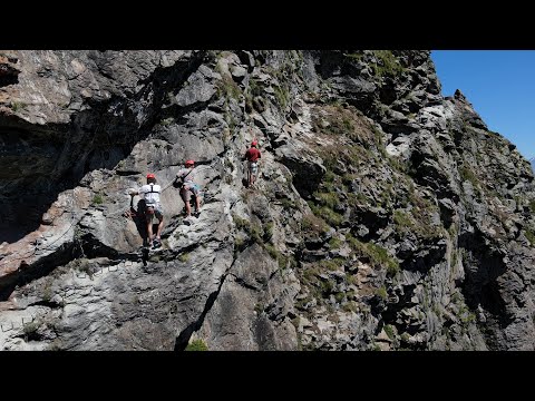 Видео: Восхождение на вершину Чёрная Пирамида на Курорте Красная Поляна