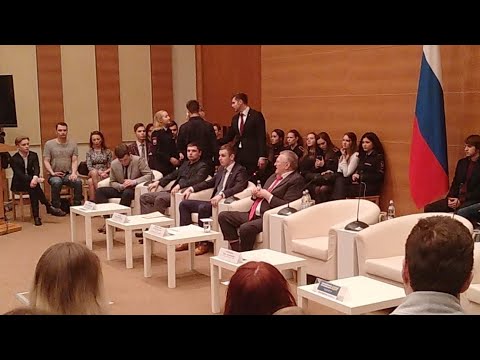 Видео: Владимир Жириновский. Круглый стол со студентами.