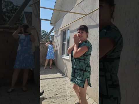 Видео: Поздравление от подруг. Его она уже точно не ожидала увидеть 🥳