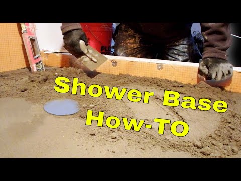 Видео: Как уложить Mud на пол в душевой. Подложка из раствора.