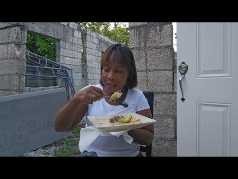 Видео: Овощные кусочки, тушеный горошек / Я наконец-то сделала химическую завивку