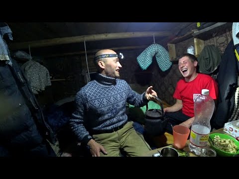 Видео: НОЧЬ В ЛЕСНОЙ ИЗБЕ \  ЖИЗНЬ В ТАЙГЕ \ КАМЕДИ СНОВА ОТДЫХАЕТ \ РЫБАЛКА НА СЕТИ