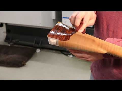 Видео: Окрашивание ружейного ложа из кудрявого клена нитратом железа