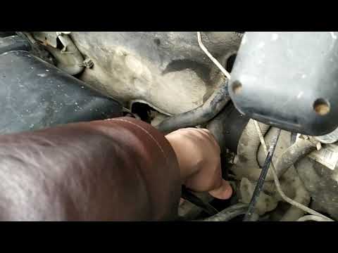 Видео: Gelly Emgrand ec7 после замены радиатора воздушная пробка,патрубок на большой круг холодный!