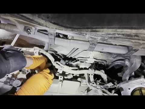 Видео: Инструкции по замене свечей зажигания Lexus RX350 2010-2015 годов