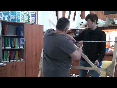 Видео: Как самому сделать режущий инструмент для резки пенопласта на стройке, КОЗА для резки пенопласта