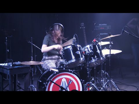 Видео: Lift Me Up (live drum cover) - Moby || Школа Ударных HeartBeat